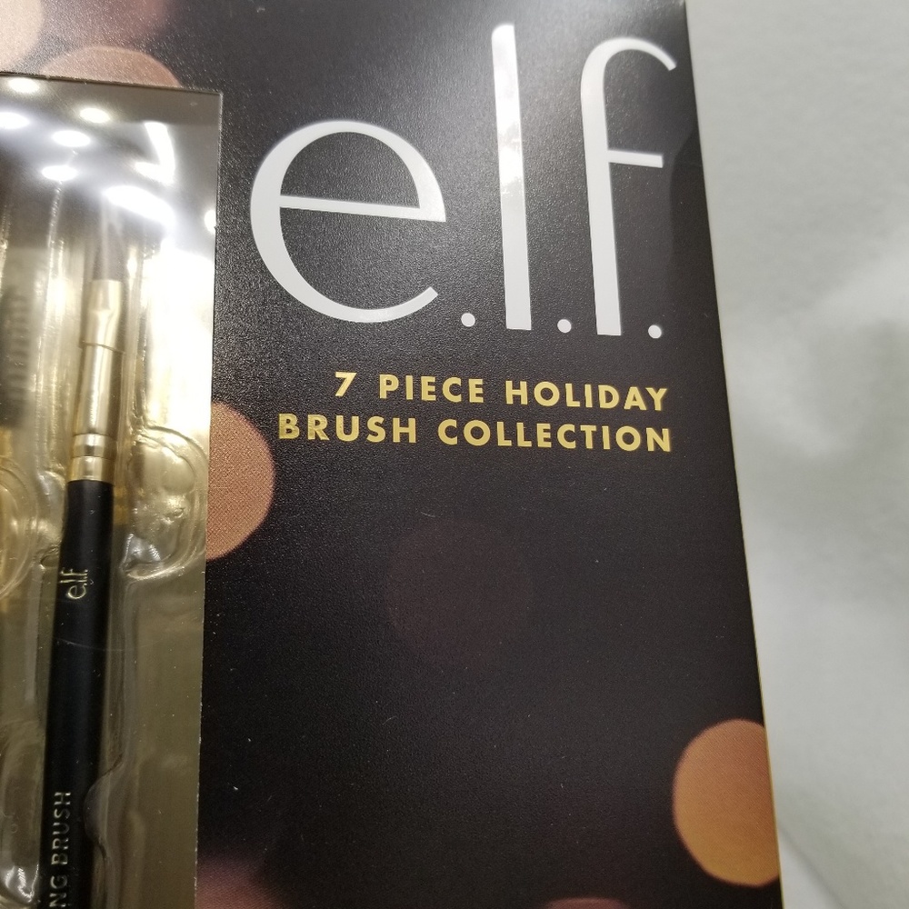 E.L.F. 7 pc Holiday Brush Set - Picture 3 of 6